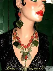 ARTURO E.REYNA GRAPES NATURAL JADE QUARTZ BEADS ONE OF A KIND BIB/NECKLACE SET