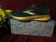 Brooks Levitate 4 Women’s Running Shoes As 9.5 NIB Black And Gold