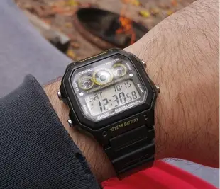 南◇現 CASIO 手錶 軍用錶 AE-1300 10年電力 黑桃紅黃藍銀色 世界時間 電子錶 卡西歐 防水