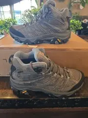 NEW Women's Size 7 Merrell Moab Speed Thermo Waterproof Mid Hiking mid boots