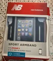 New Balance Sports Armband (iPhone) Reflective Accents ***NEW IN BOX*** Read