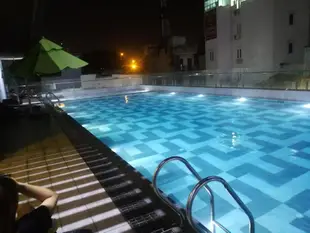 第4郡公寓套房 - 76平方公尺/2間專用衛浴Entire highclass apt/citycentre/swim pool/gym