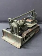 1/72 WW2 American D7 Bulldozer. Painted Resin. 3700 Models on offer