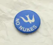 Anti Nuclear Bomb War Peace No Nukes Dove 1980s Button Pin NOS New
