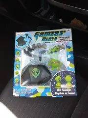 HOT FOCUS WIRELESS EARBUDS W/CHARGING CASE & LED ALIEN FLASHLIGHT KEYCHAIN - NIB