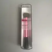 Real Techniques stippling Brush Pink by Sam & Nic Stage makeup high tech