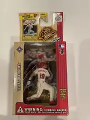 1999 TOPPS ACTION FLATS TEXAS RANGERS JUAN GONZALEZ SERIES 1 FIGURE AND CARD