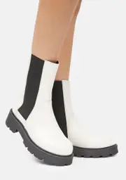 [VAGABOND SHOEMAKERS] White Cosmo 2.0 Combat Boots