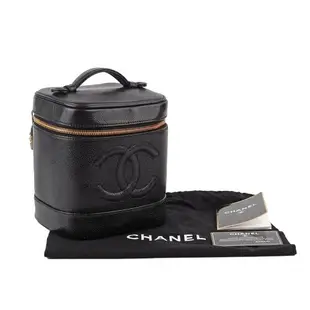 9成新【CHANEL 香奈兒】經典魚子醬 牛皮黑化妝包 展示品