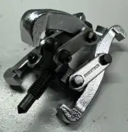 3-Inch 3-Jaw Gear Puller Removal Tool for Gears Pulleys Bearings and Flywheel