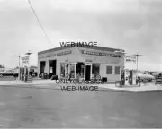 CHEVRON GAS STATION PHOTO Sign Pump Pepsi Vending BROOKRIDGE SERVICE CAR AUTO