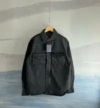 在飛比找Yahoo!奇摩拍賣優惠-Louis Vuitton LV黑色水洗壓紋牛仔夾克式襯衫M