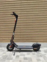 在飛比找Yahoo!奇摩拍賣優惠-ninebot F2pro 九號電動滑板車Segway