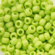 8/0 TOHO ROUND Opaque Sour Apple Seed Bead (8g)