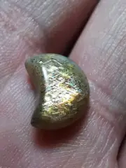 Rainbow lattice Sunstone cut and polished 131