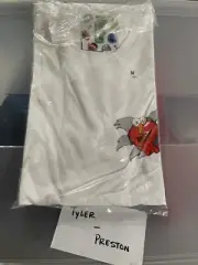 Uniqlo Kaws Sesame Street Elmo Graphic Tee Shirt M White