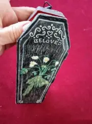 Dept 56 Ghastly Beloved Coffin Female Creepy Surprise Inside Halloween