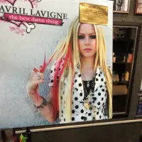 在飛比找蝦皮購物優惠-Avril labigne艾薇兒The Best damn 