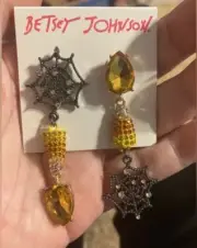 BETSEY JOHNSON Halloween Mismatched Candy Corn & Spider Web Earrings NEW NWT