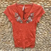 Alp N Rock Amelie Ginger Embroidered Floral Short Sleeve Ribbed Henley. XS. NWT