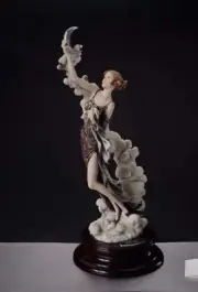 Giuseppe Armani "Silver Moon"In original box with Certificate of authenticity.