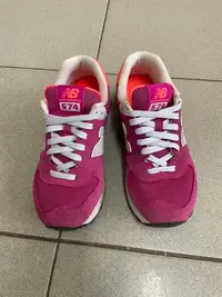 在飛比找Yahoo!奇摩拍賣優惠-new balance 574女款-23cm復古慢跑鞋WL5