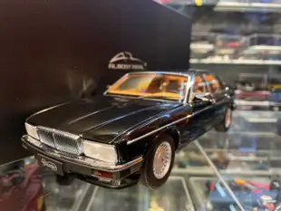 吉華@ 1/18 Almost Real 810543 JAGUAR Daimler XJ6 (XJ40)