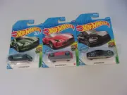 Hot Wheels ASTON MARTIN ONE-77 2 Variations + ASTON MARTIN DBS 1:64 Die-Cast