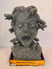 2013 Light-up Animated Medusa Head Talks Snakes Wiggle Motion Activate