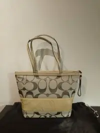 在飛比找Yahoo!奇摩拍賣優惠-COACH   ♥美國品牌♥   卡其色 大C Logo織布