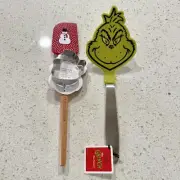 NWT Williams Sonoma The Grinch Flex Turner Spatula Holiday Cookie Cutter Set