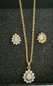 Set Of Stunning Opal & Zirconia Pendant Necklace & Earrings. 18"