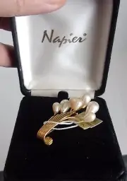 Vintage NAPIER Signed Gold Tone Pin Brooch Faux Pearls