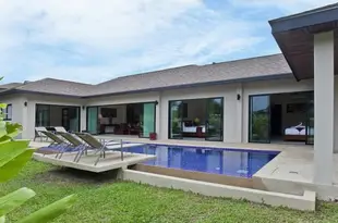 Tub Tim Villa – 高檔次私人泳池別墅Tub Tim Villa | Classy 3 Bed Pool House in Nai Harn Phuket