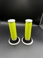 Oakley B-1B BMX Bike Grips Neon Green/White