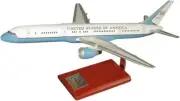 USAF Air Force One Two Boeing C-32 Presidential Desk Top 1/100 Model SC Airplane
