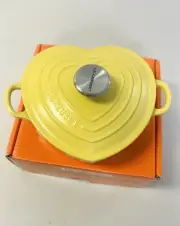 Le Creuset Mimosa Yellow Cocotte D'amour 1 1/8 QT 20cm Shallow Heart Oven Rare