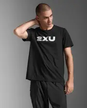 Contender Tee, 2XU, S, Black/Marble White, Male