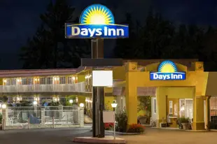 Days Inn by Wyndham King