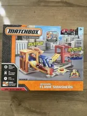 Matchbox Mission Flame Smashers Buildings Fire Engine Brand New in Box
