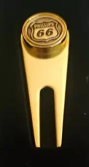 Golf Divot Tool with PHILLIPS 66 Magnetic Ball Marker Brass New