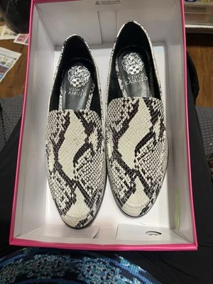 Vince Camuto Jendeya Sz 8 Seashell Multi Snake Pointed Toe Flat Slip On Loafers