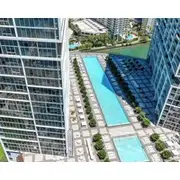 River & Bay View, Luxe Designer Condo, Smart Tvs, Free: Wi-fi, Pool, Gym