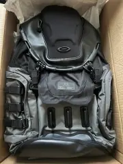 Oakley Kitchen Sink Backpack 34L - Blackout/Uniform Grey - Brand New