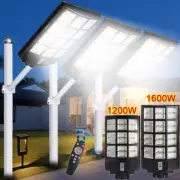 10000000000LM Commercial LED Solar Street Light 1600W 1200W IP67 Road Lamp+Pole