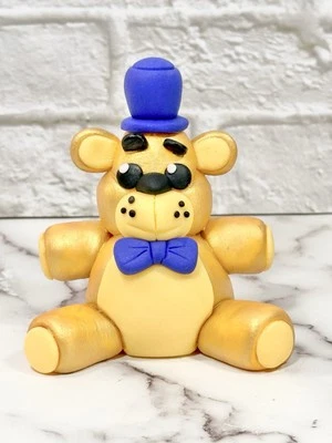 3D Gold Freddy Plush Cake fondant topper. Great to decorate your Birthday cake.