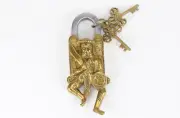 Antique Brass Soldier Padlock with Key - Vintage-Inspired Handmade Design