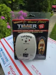 NEW WatchDog II House Sitter Simplicity Timer 09220 Turns Lamps On/Off