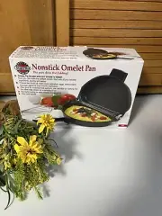 NEW NORPRO NONSTICK OMELET PAN 9.2” BLACK