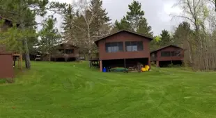 Evergreen Bay Resort Lake Cabin near Itasca